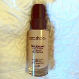 Smashbox studio skin foundation